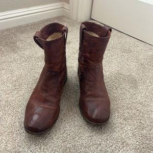 Vintage Frye leather booties
